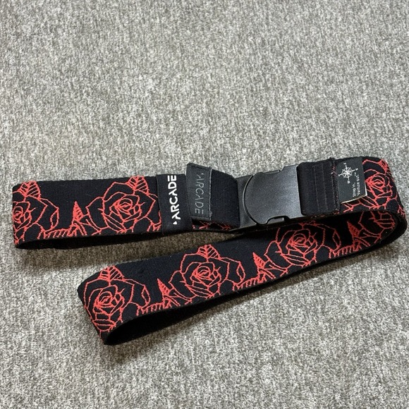 Arcade Other - Arcade Men's Rose Pattern Belt Stretch Adjustable Clasp One Size Floral Black
